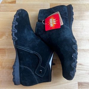 NEW Skechers Bikers Lite Good Mood Black Suede Leather Ankle Boots Size 8.5 WIDE